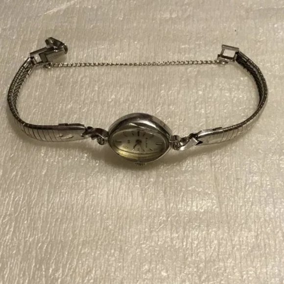 Vintage & gorgeous lady's 10k rolled gold plate Bulova 23 watch - still works! - Picture 4 of 12